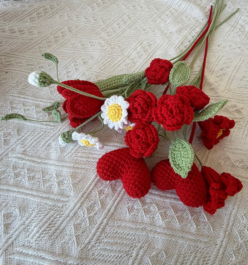 Dreamy Gradient Purple: Artisanal Hand-Knitted Everlasting Bouquet