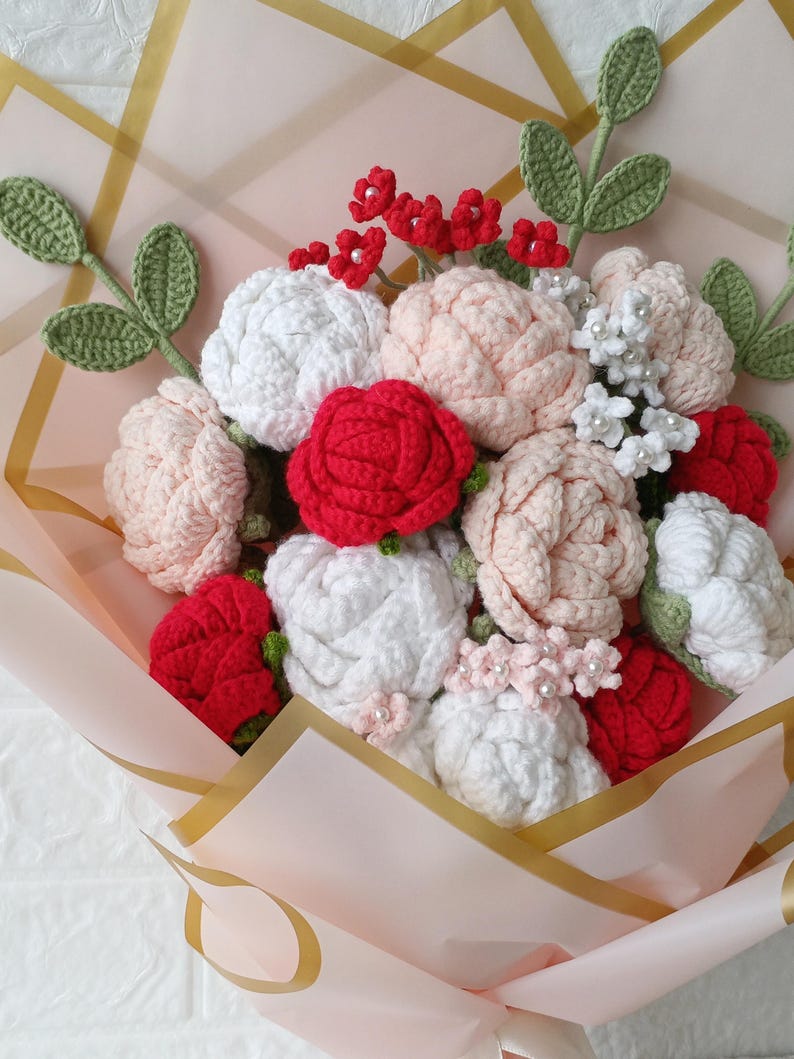 Gentle Peninsula: Pink & White Gradient Bouquet