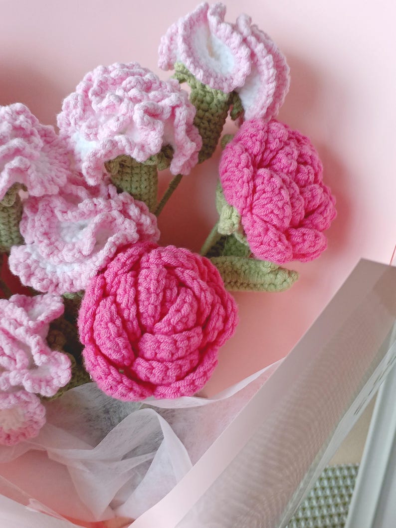 Peach Oolong: Refreshing Pink Yarn Bouquet